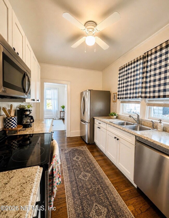 Building Photo - 1765 Canterbury St