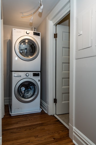 Building Photo - 3441 Humphrey St