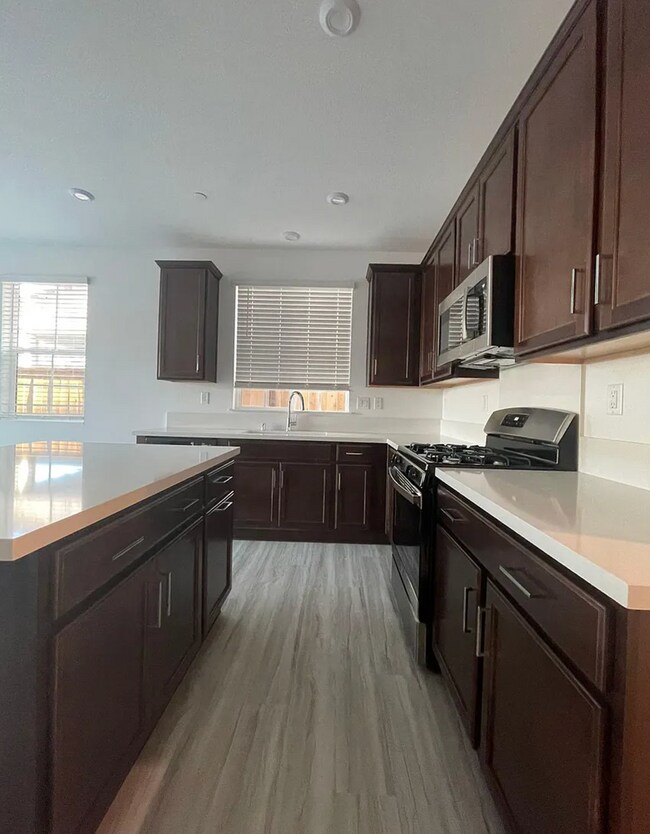 Building Photo - 3 Bed 2 Ba 2 Car