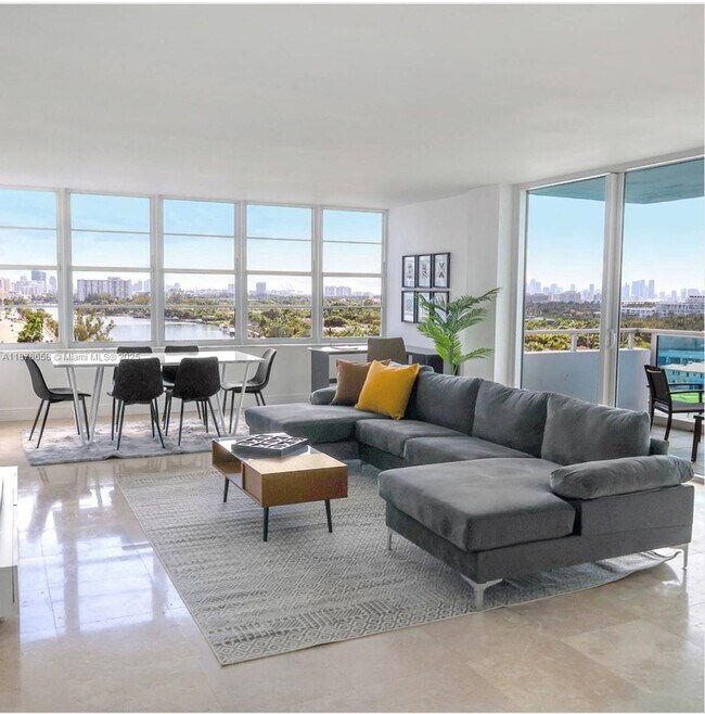 Building Photo - 5101 Collins Ave