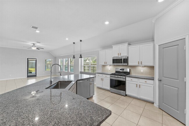 Building Photo - 8847 Morning Glow Dr