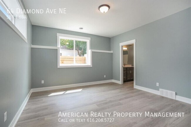 Building Photo - 64 Diamond Ave NE