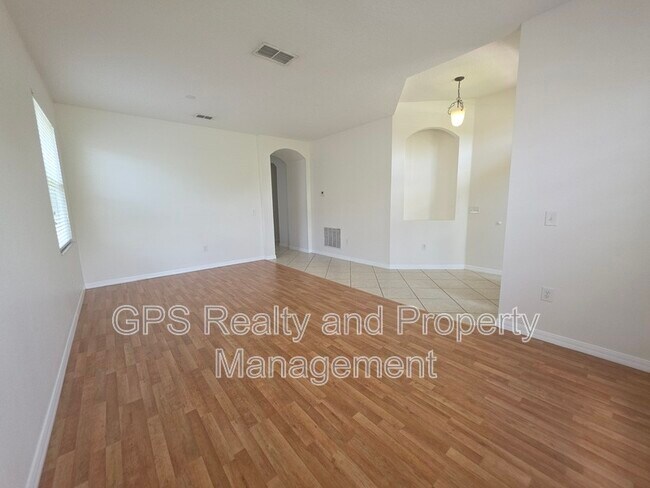 Building Photo - 117 Venetian Bay Cir