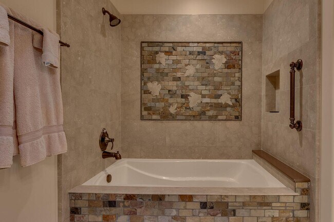 Building Photo - Incline Village Condominium:  2 Bedrooms, 2.5 Bathrooms, Low Elevation