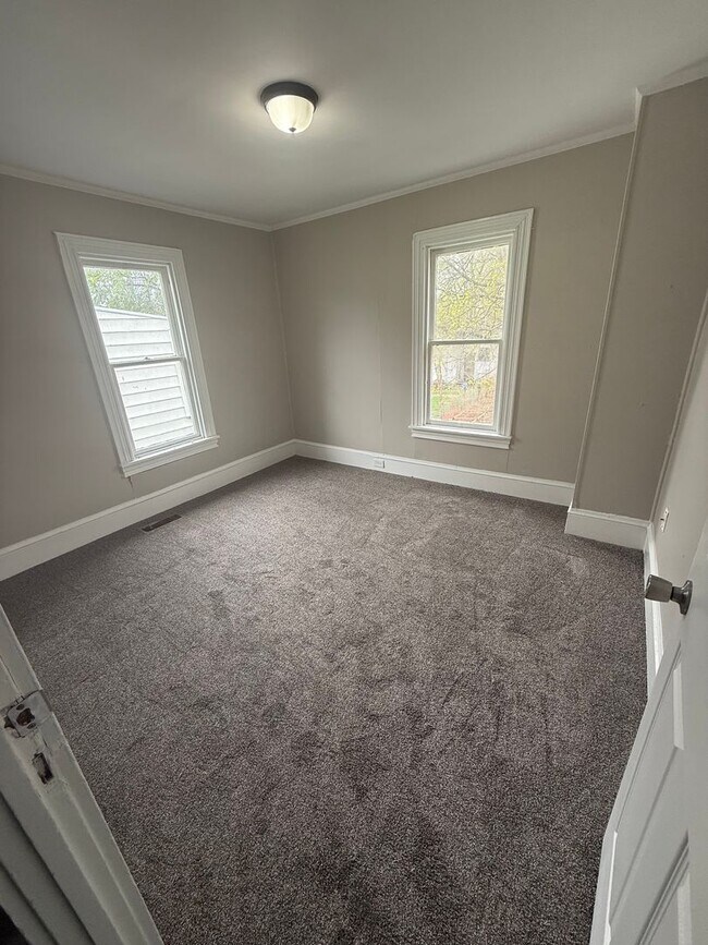 Building Photo - COMING SOON! 3 bedroom 1 bathroom Single Family Home!