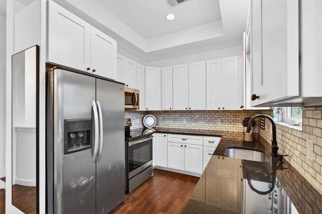 Building Photo - 2716 Bagby St
