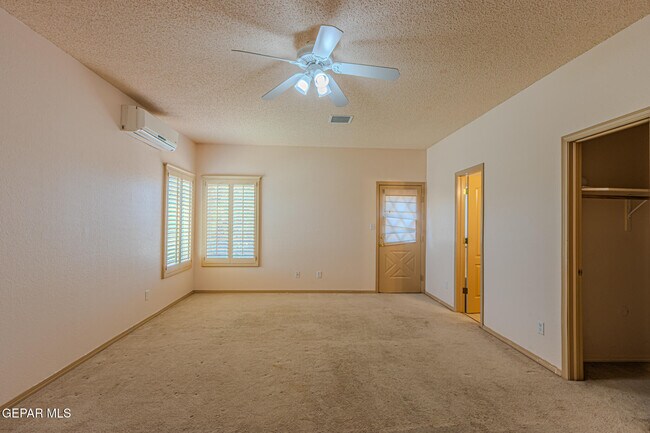 Building Photo - 712 Laramie River Ave