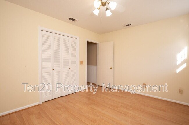 Building Photo - 6124 Canterbury Dr