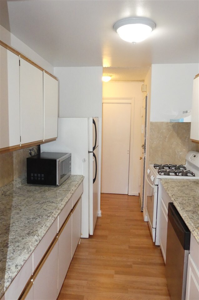 Building Photo - 280 Marin Blvd