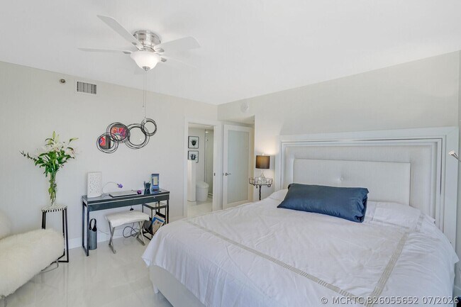 Building Photo - 3560 S Ocean Blvd