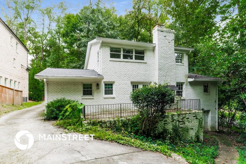 Building Photo - 2670 Northside Dr NW