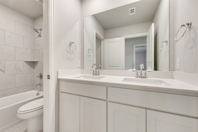 Building Photo - 219 Cranz Farm Dr