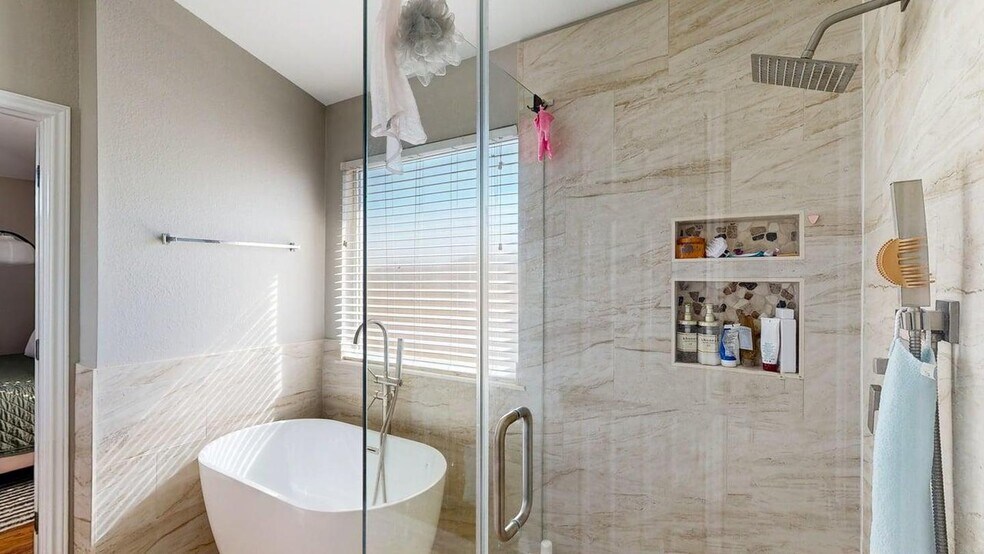 Building Photo - Comfortable Round Rock living with space, style, and everyday convenience