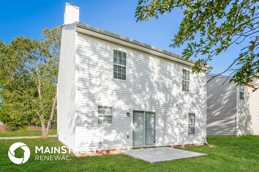Building Photo - 4310 Chestnut Lake Ave