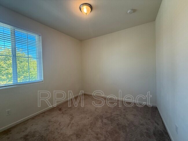 Building Photo - 3654 el Dala Ln