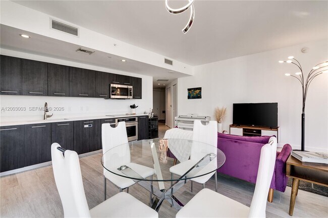 Building Photo - 45 SW 9th St