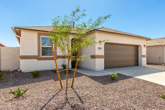 Building Photo - Brand New - Never Lived In 4 Bedroom / 2 B...