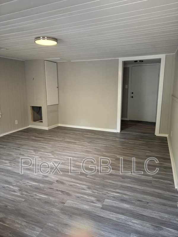 Building Photo - 5 Hadaway Ct