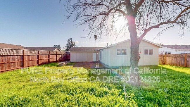 Building Photo - 1139 St Anthony Ln