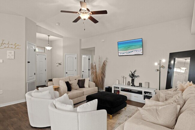 Building Photo - 124 Lillian Wy