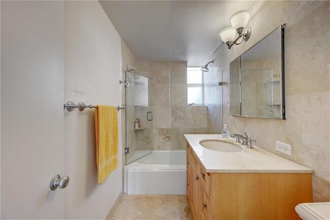 Building Photo - 345 N Fort Lauderdale Beach Blvd