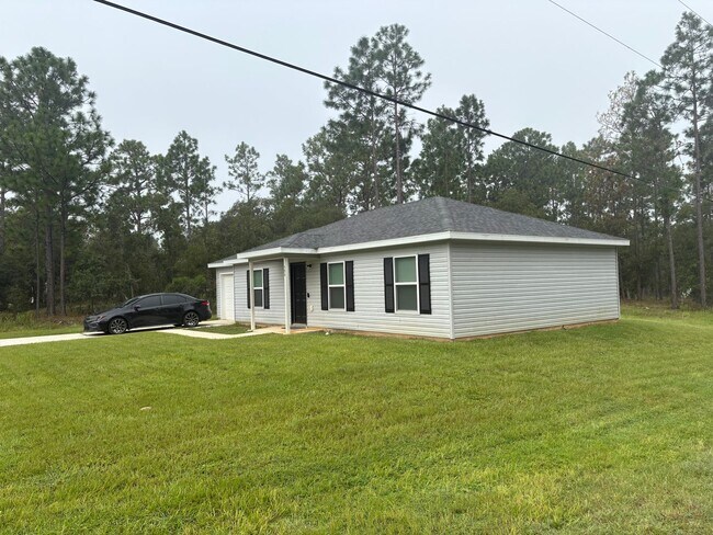 Building Photo - 594 Redwing Rd