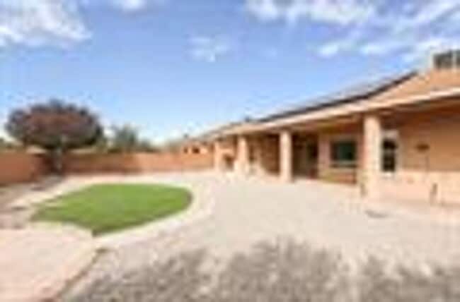 Building Photo - Beautifully Kept 4 Bedroom Home with Solar...