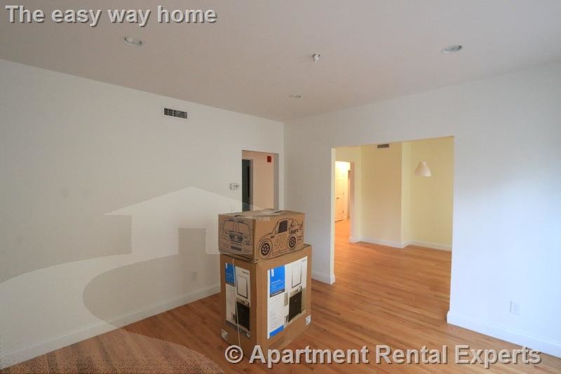 Building Photo - 25 Lewis St