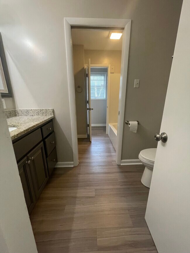 Bath - 3416 Grassfort Dr SW