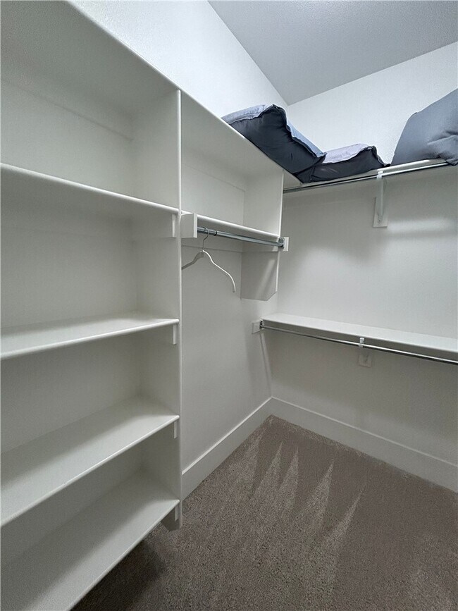 Building Photo - 606 Mill Pond Wy