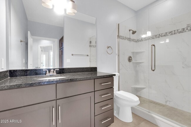 Building Photo - 945 E Playa Del Norte Dr