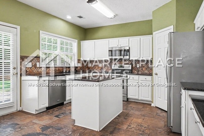 Building Photo - 3398 Spindletop Dr NW