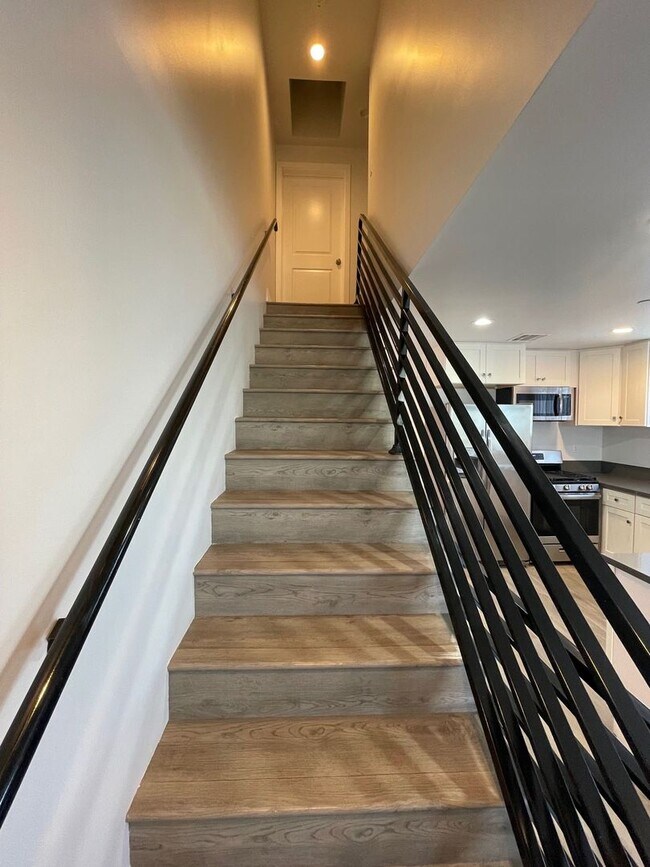 Building Photo - 2130