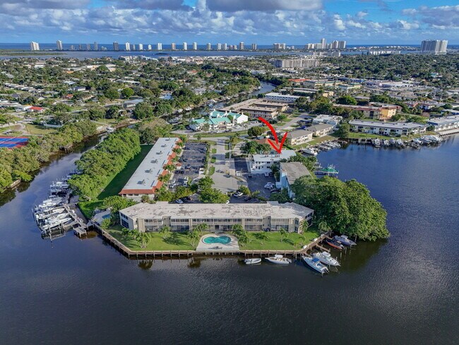 Building Photo - 624 Southwind Cir