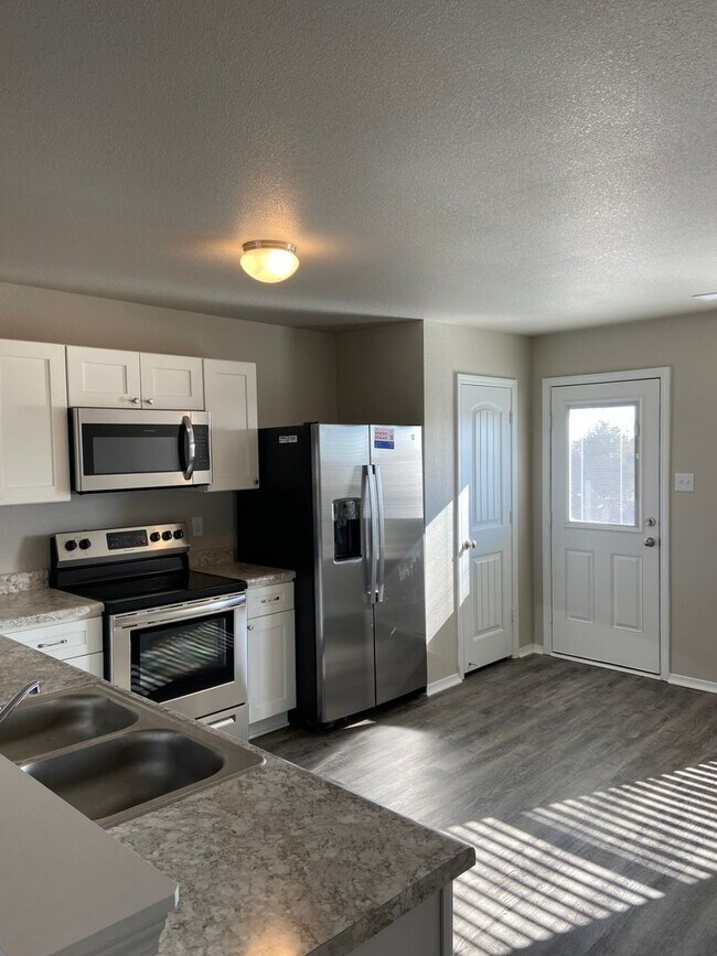 Building Photo - *Start 2026 Rent FREE!* Four Bedroom | Two Bathroom in Jonesboro