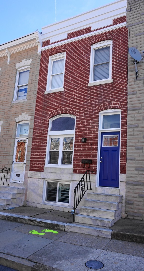 Primary Photo - Remodeled 2 Bedroom Townhome in Highlandtown!