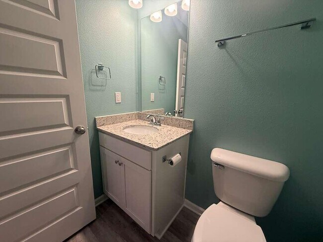 Building Photo - 128 Bluebeech St