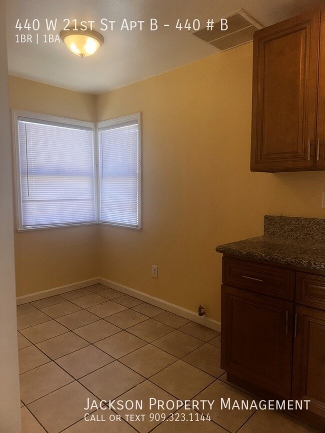 Building Photo - 440 W 21st St