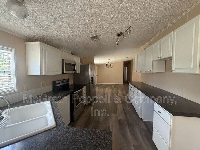 Building Photo - 12703 Lovers Ln