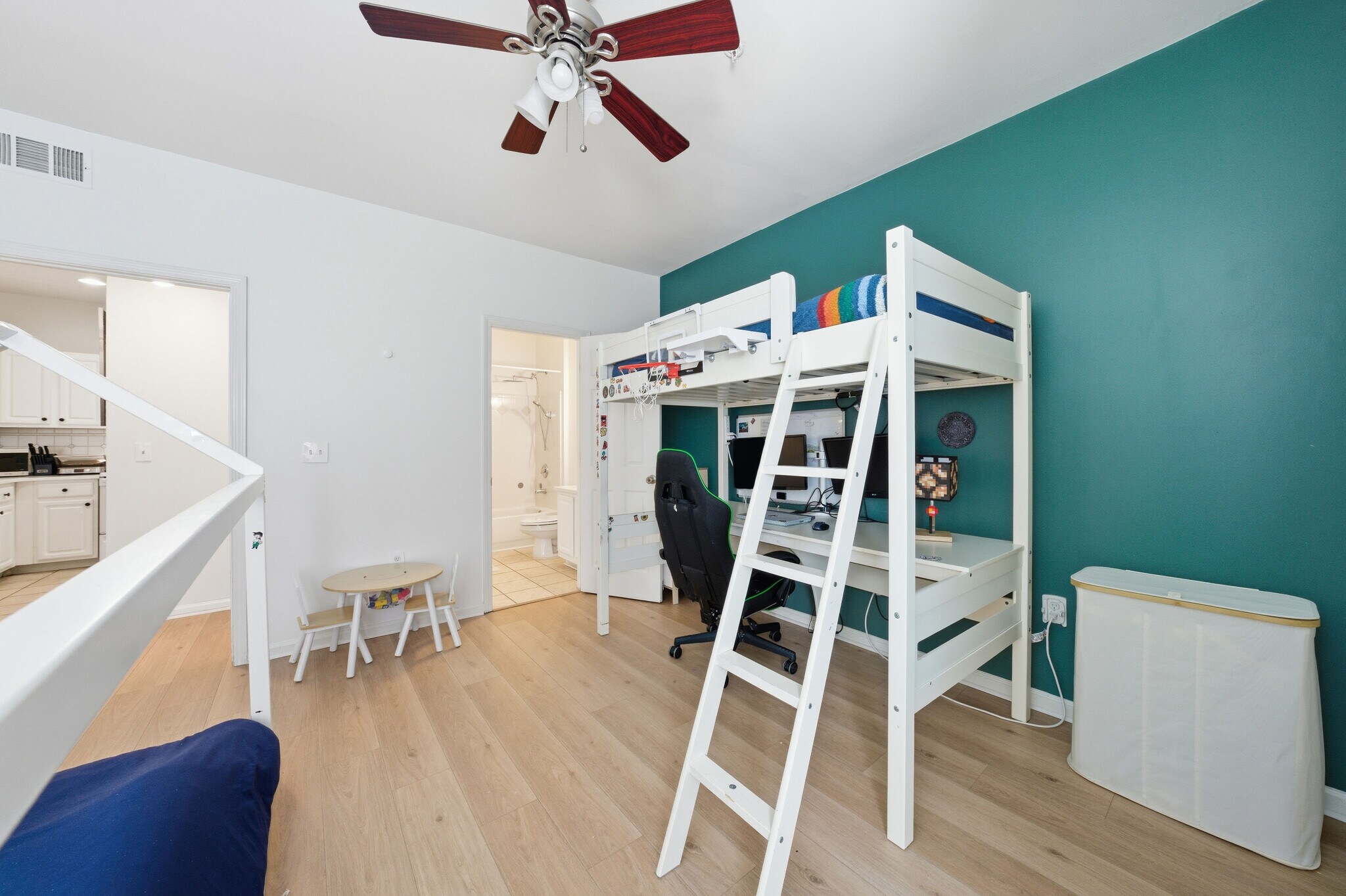 Building Photo - 955 Juniper St NE