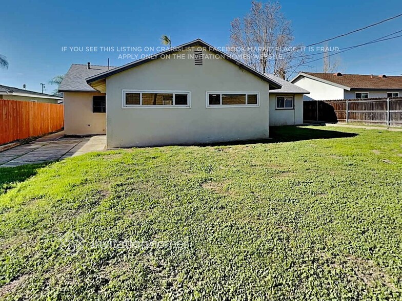 Building Photo - 10326 Pendleton St