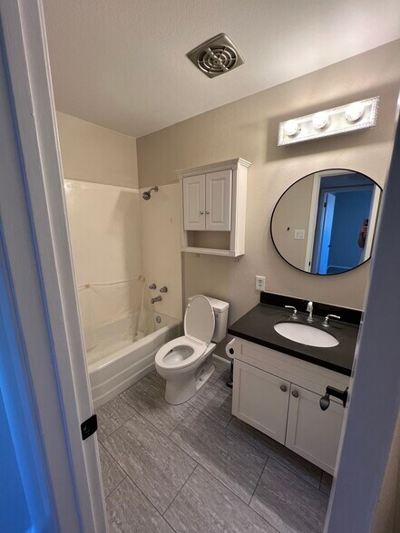 Building Photo - 3810 S La Corta Dr