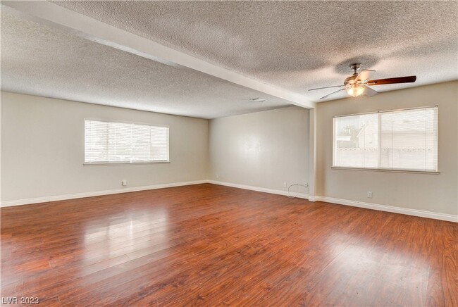 Building Photo - 632 Biljac St