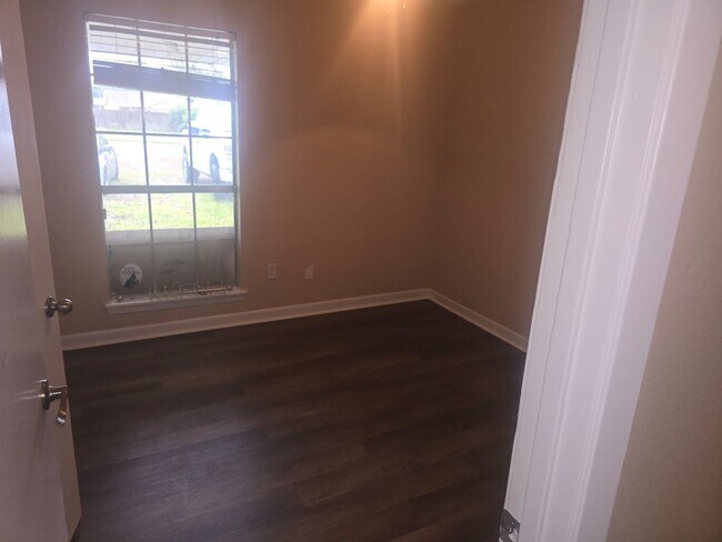 Building Photo - 34 Pembrook Cir