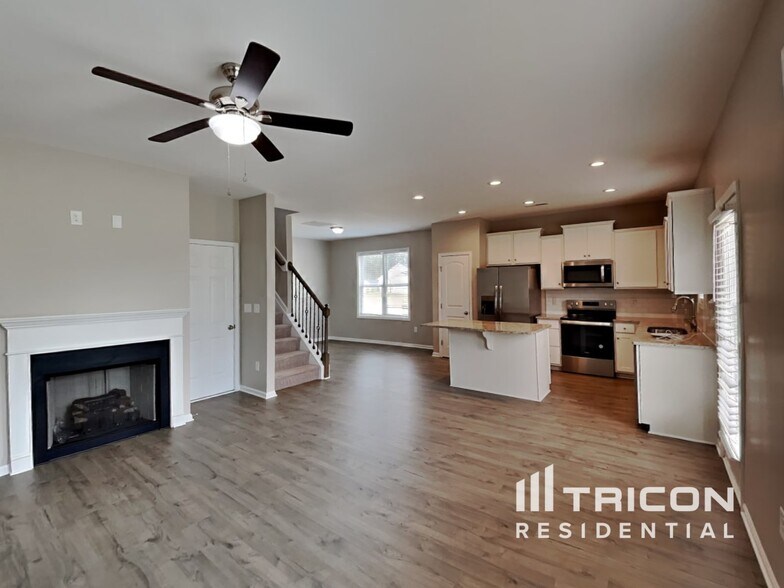 Building Photo - 376 Olde Pl