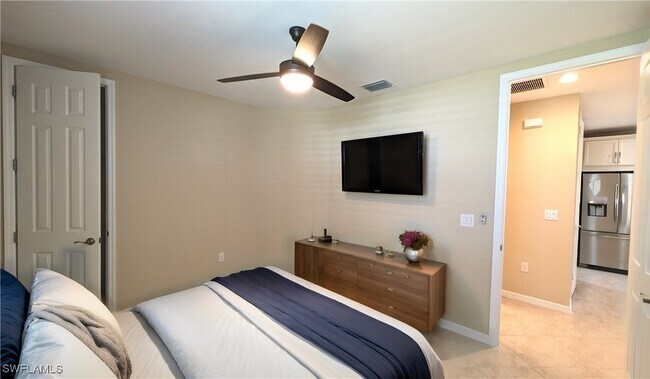 Building Photo - 14822 Edgewater Cir