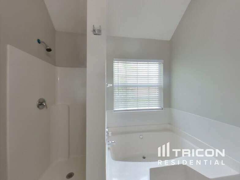 Building Photo - 1128 Misty Meadows Crossing