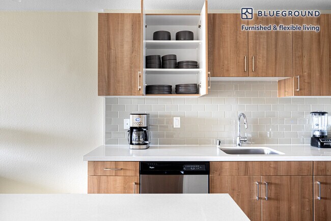 Building Photo - 14035 Tahiti Way