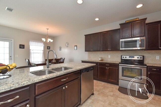 Building Photo - 1095 Marne Blvd