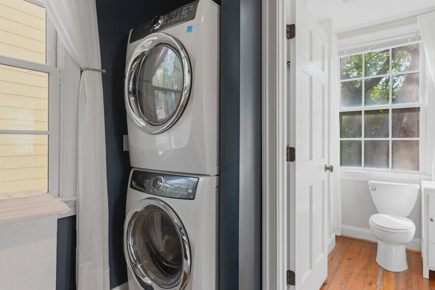 Building Photo - 9 Bogard St